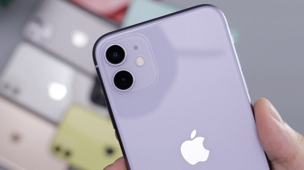 apple, iphone - Tradeinfo.cz Mobilní telefon značky apple Zdroj: Unspalsh