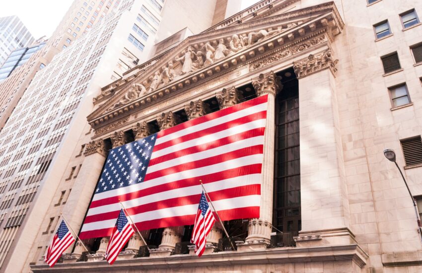 Americká vlajka ve Wall Street