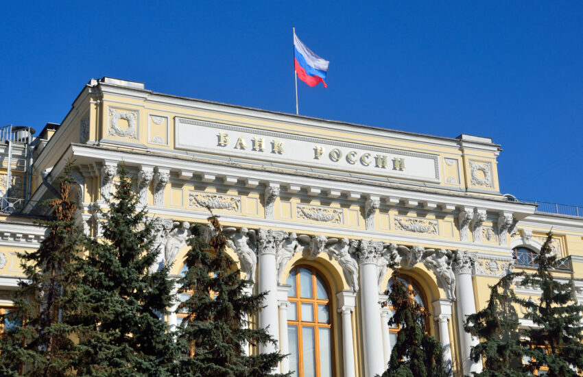 Příliv zahraničních měn do ruských bank dominoval americký dolar.