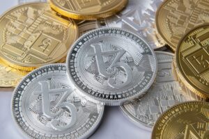 Vzestup „workhorse“ kryptoměn: investoři nakupují praktické tokeny, protože trh je jako na houpačce