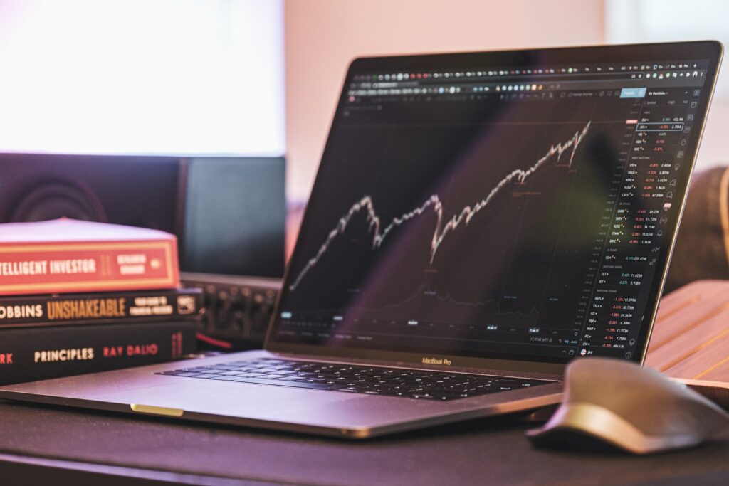 Akcie - Tradeinfo.cz Akciový trh