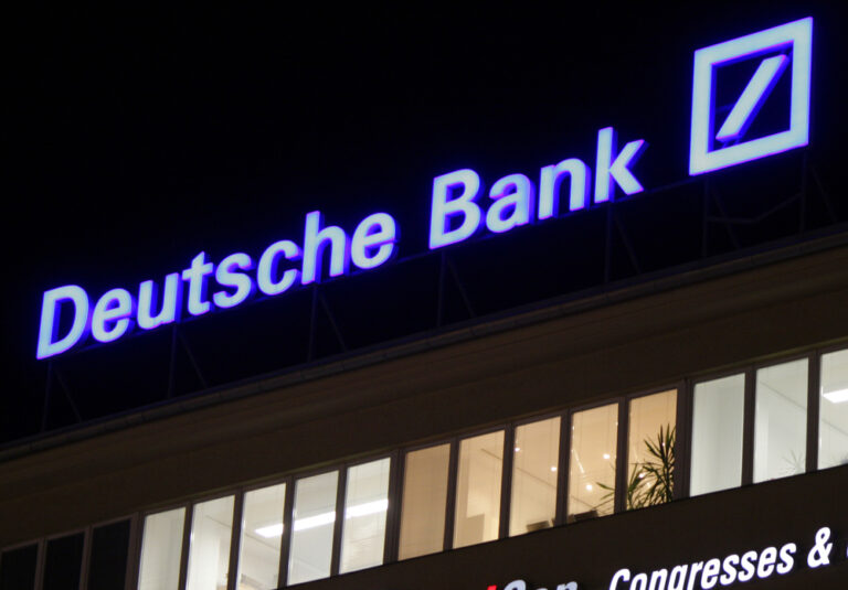 Deutsche Bank, banka, milionů