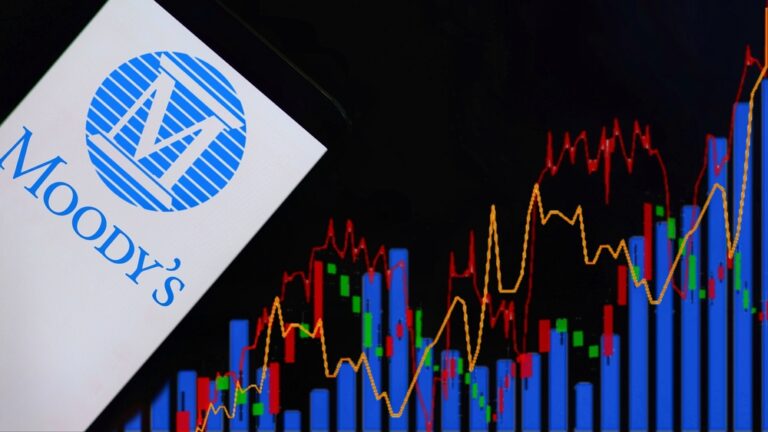 agentury, Moody's, rating, snížení, banka, Amerika