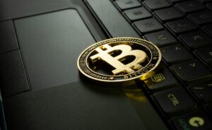 Bitcoin na počítačové klásvesnici