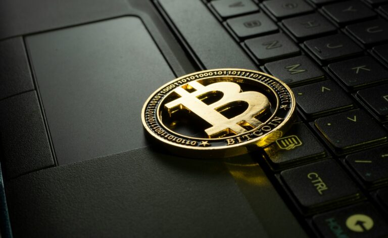Bitcoin na počítačové klásvesnici