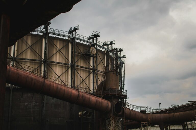 Podmínky v českém zpracovatelském průmyslu se v březnu dál zhoršily.