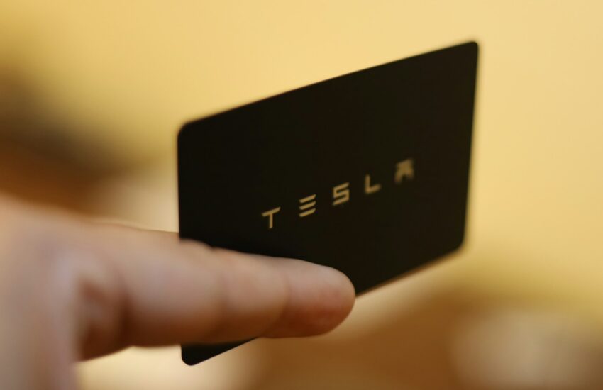 Tesla zahájila v Číně stavbu továrny na své velkokapacitní baterie