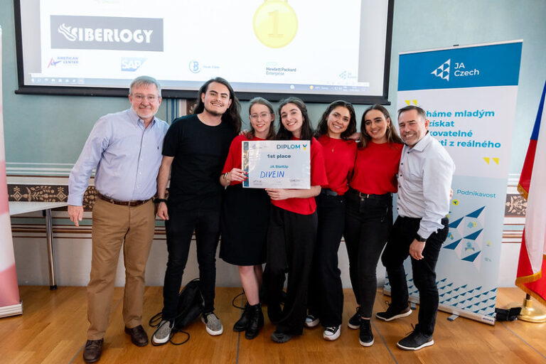 anglo american university