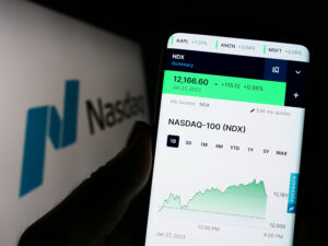 Nasdaq 100, S&P 500, akcie