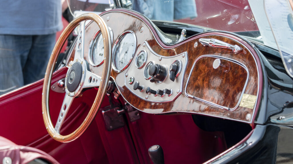 Round steering wheel from a veteran car - Tradeinfo.cz Veteráni