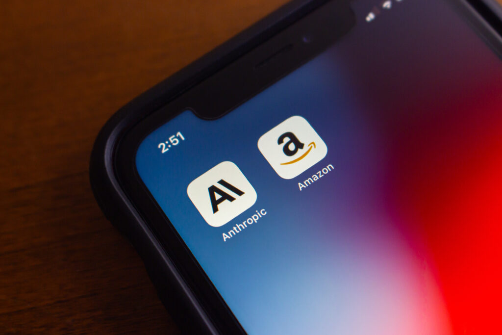 Vancouver CANADA - Oct 6 2023 Amazon and Anthropic icons seen in iPhone screen - Tradeinfo.cz Amazon: Anthropic, AI, IPO
