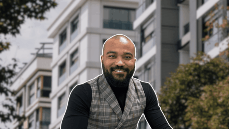 Jolyon Mungenga. Zdroj: archiv Jolyona Mungenga. Pozadí: Canva