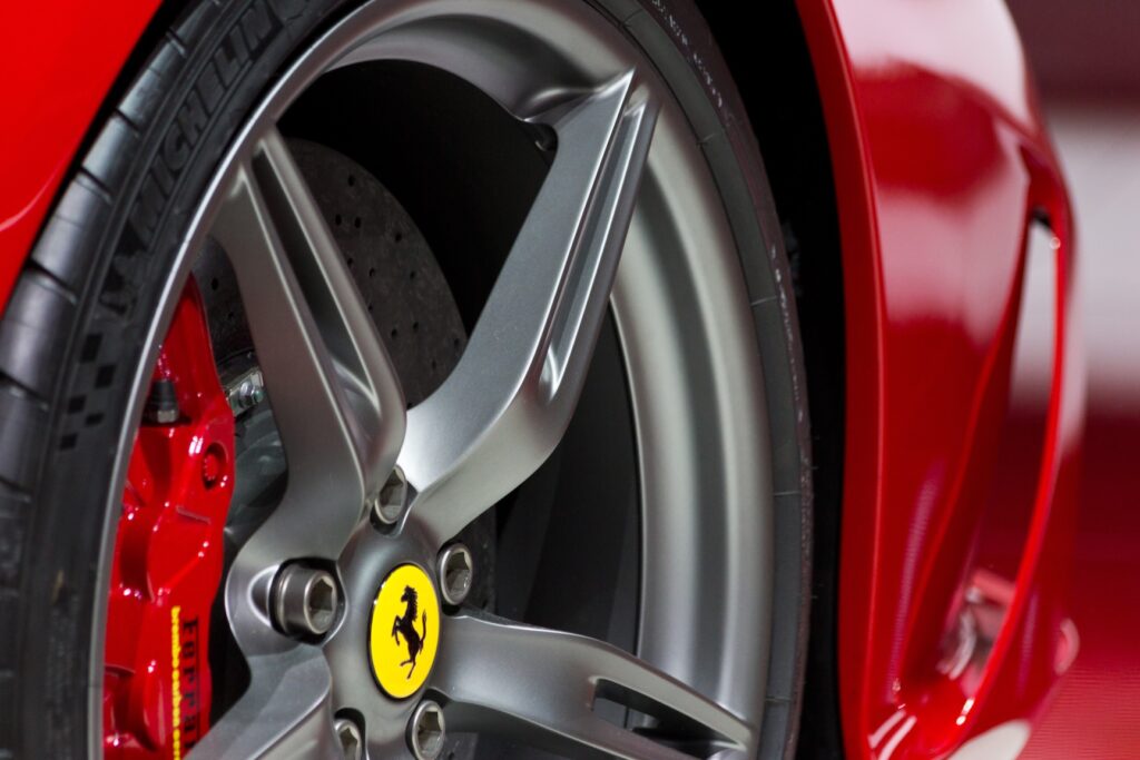 Ferrari - kolo - Tradeinfo.cz Ferrari - Luce