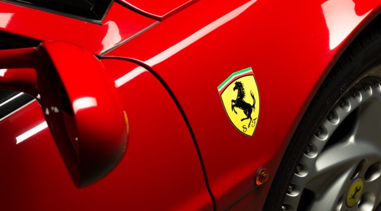 Ferrari. Zdroj fotky: Adobe Stock