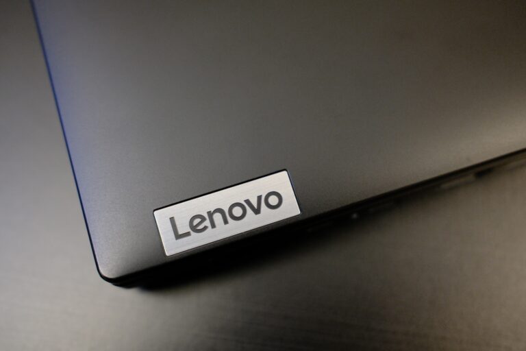 Lenovo. Zdroj: Adobe Stock