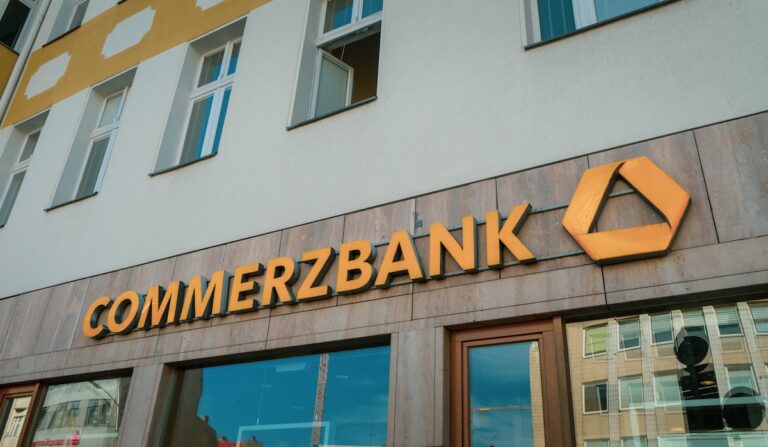 Commerzbank Zdroj fotky: Adobe Stock