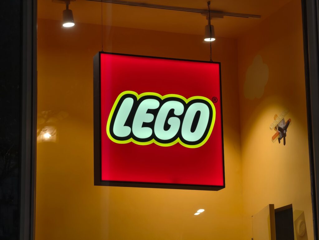 Logo Lega - Tradeinfo.cz Na obrázku je logo značky Lego