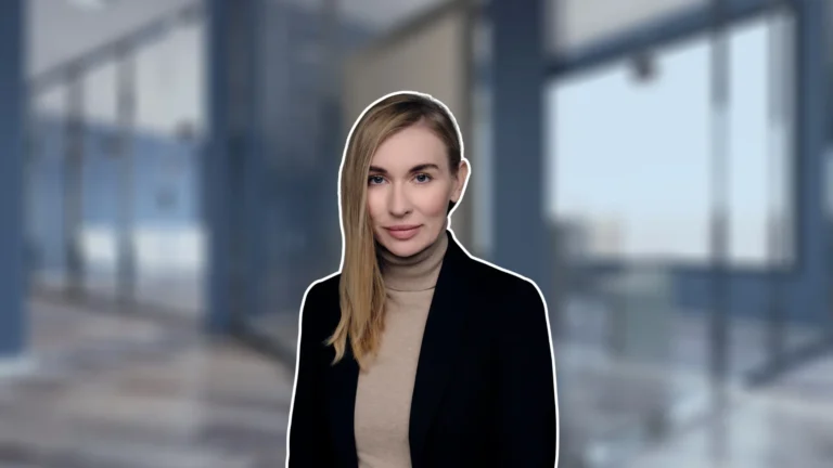 Jana Brodani. Zdroj fotky: archiv Jany Brodani. Zdroj pozadí: Canva.com