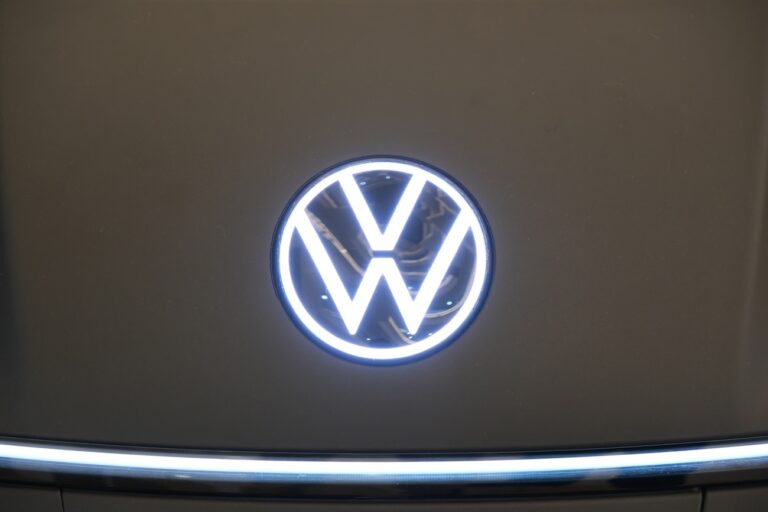 Logo Volkswagen Zdroj fotky: Adobe Stock